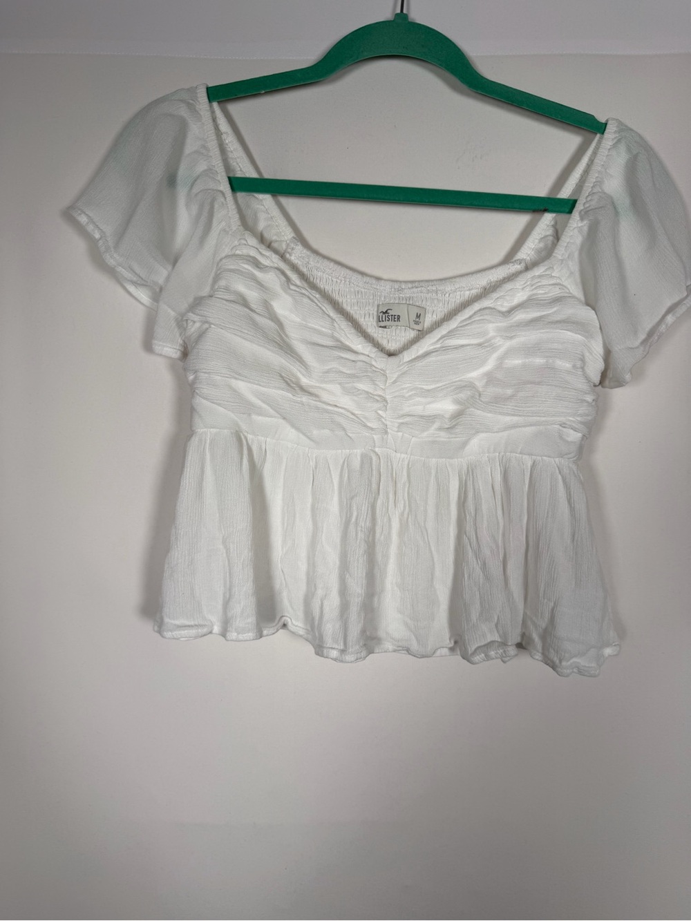 Hollister Boho Minimalistโ Flowy Cottage White Short Sleeve Ruffled Peplum Top